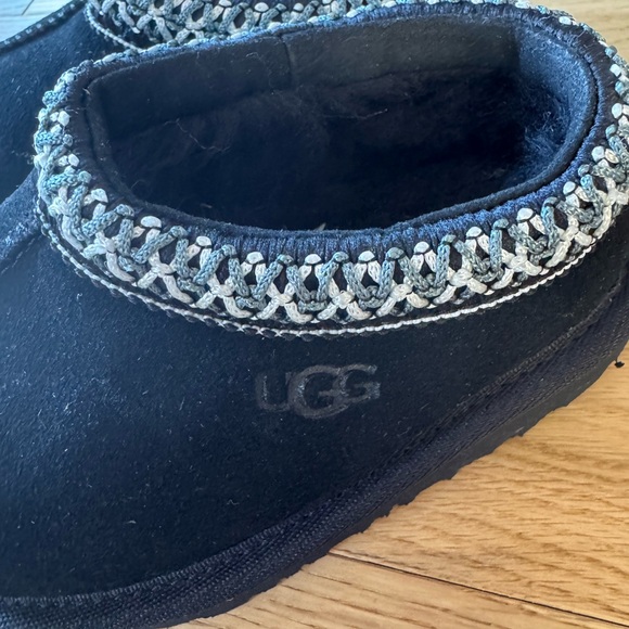 UGG TASMAN - black toddler kids Uggs slippers sz 6 - Picture 2 of 4